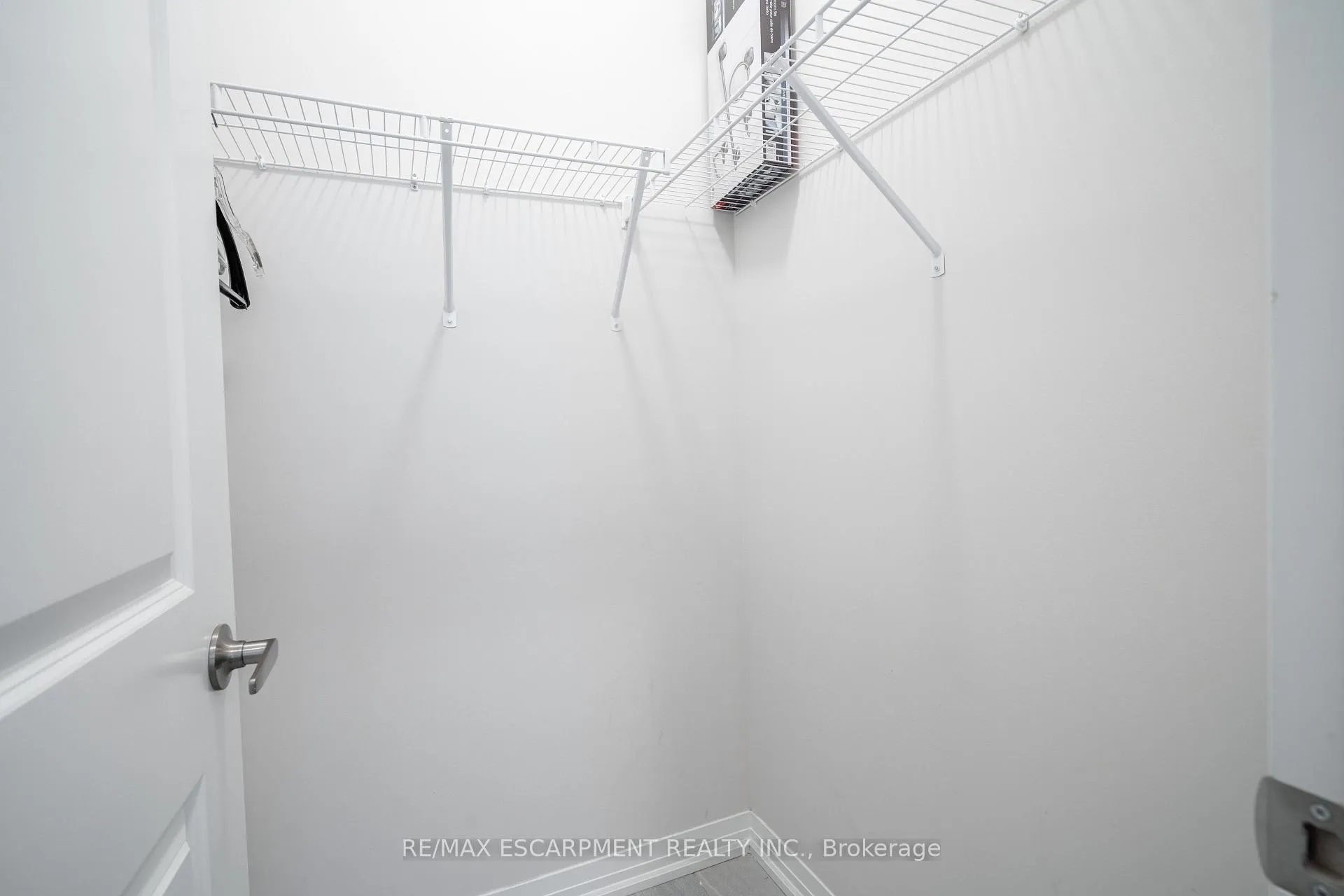 Photo 18 of 44 Freedom Crescent, Hamilton, Mount Hope — HOMEH