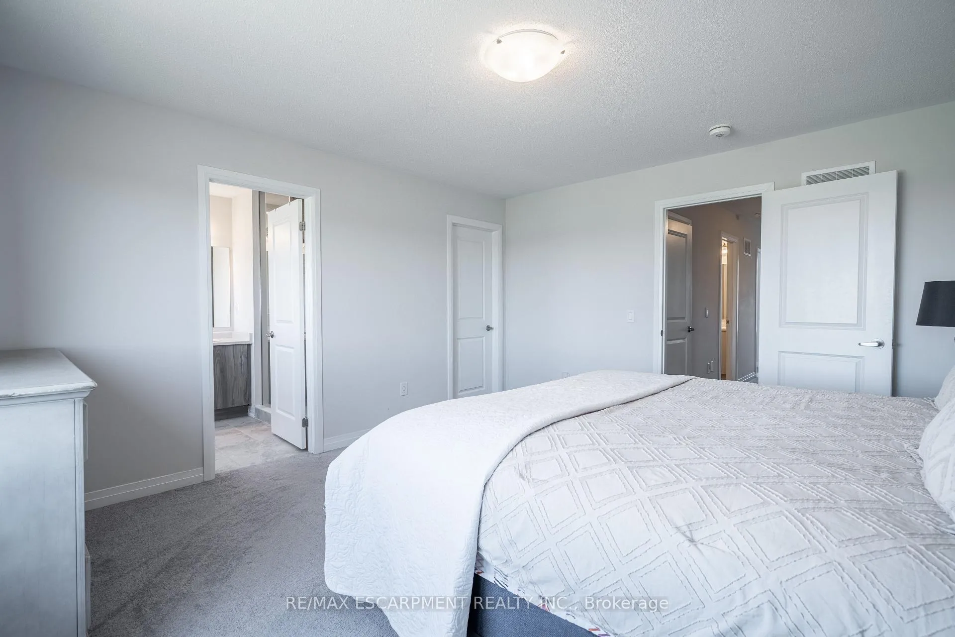 Photo 22 of 44 Freedom Crescent, Hamilton, Mount Hope — HOMEH