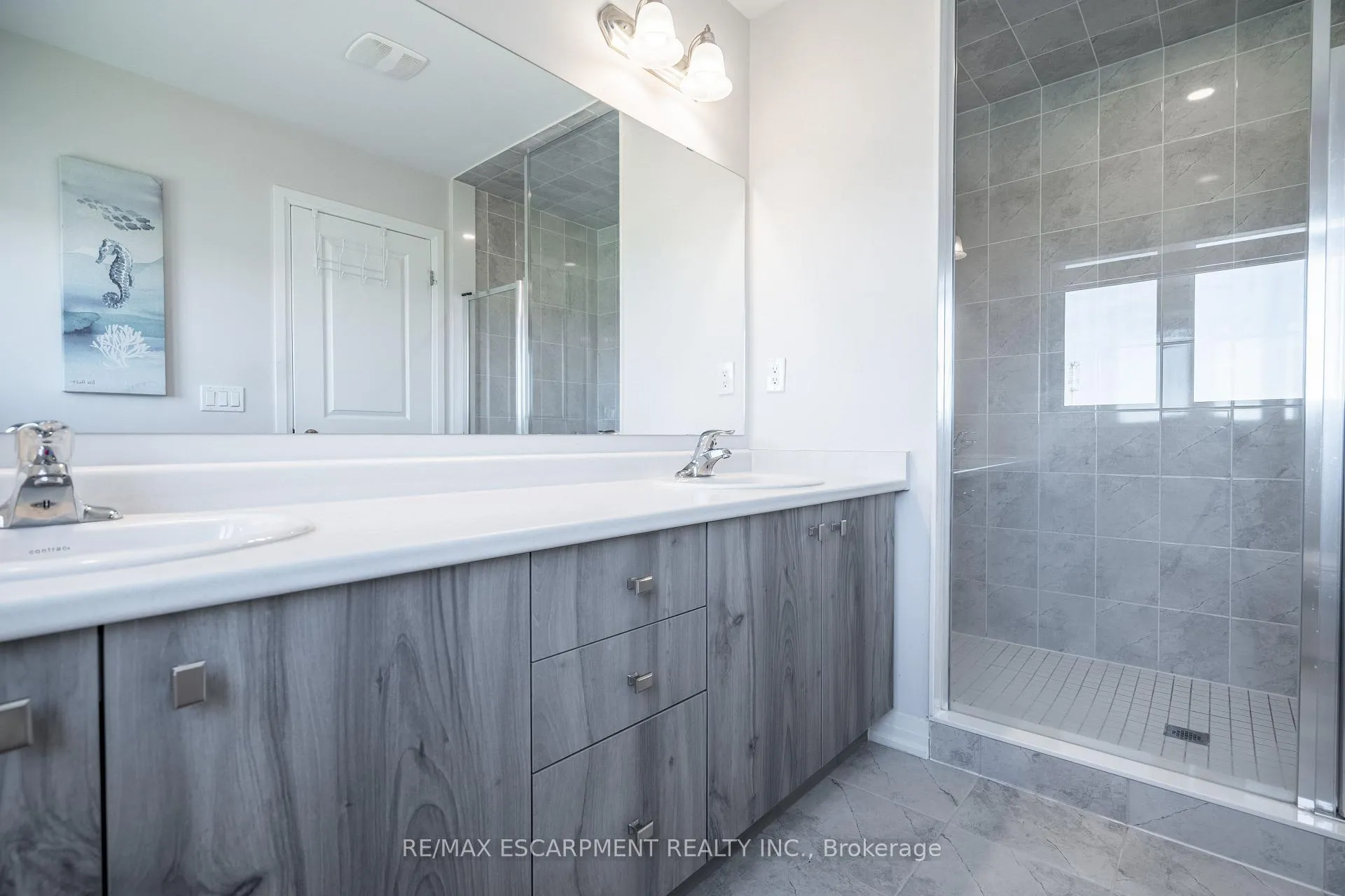 Photo 25 of 44 Freedom Crescent, Hamilton, Mount Hope — HOMEH