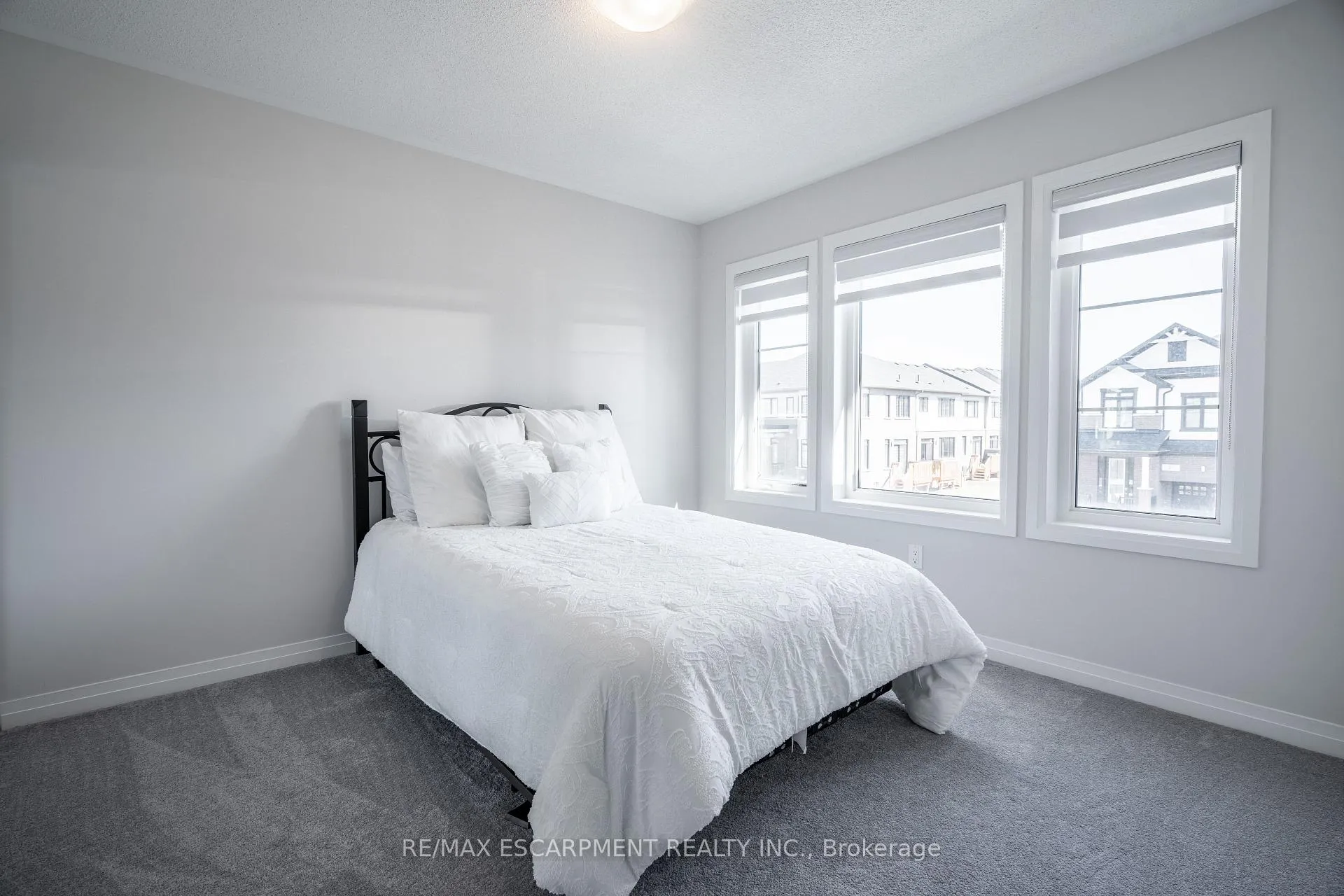 Photo 27 of 44 Freedom Crescent, Hamilton, Mount Hope — HOMEH