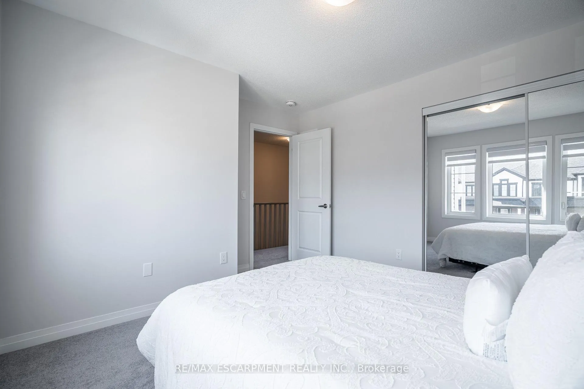 Photo 28 of 44 Freedom Crescent, Hamilton, Mount Hope — HOMEH