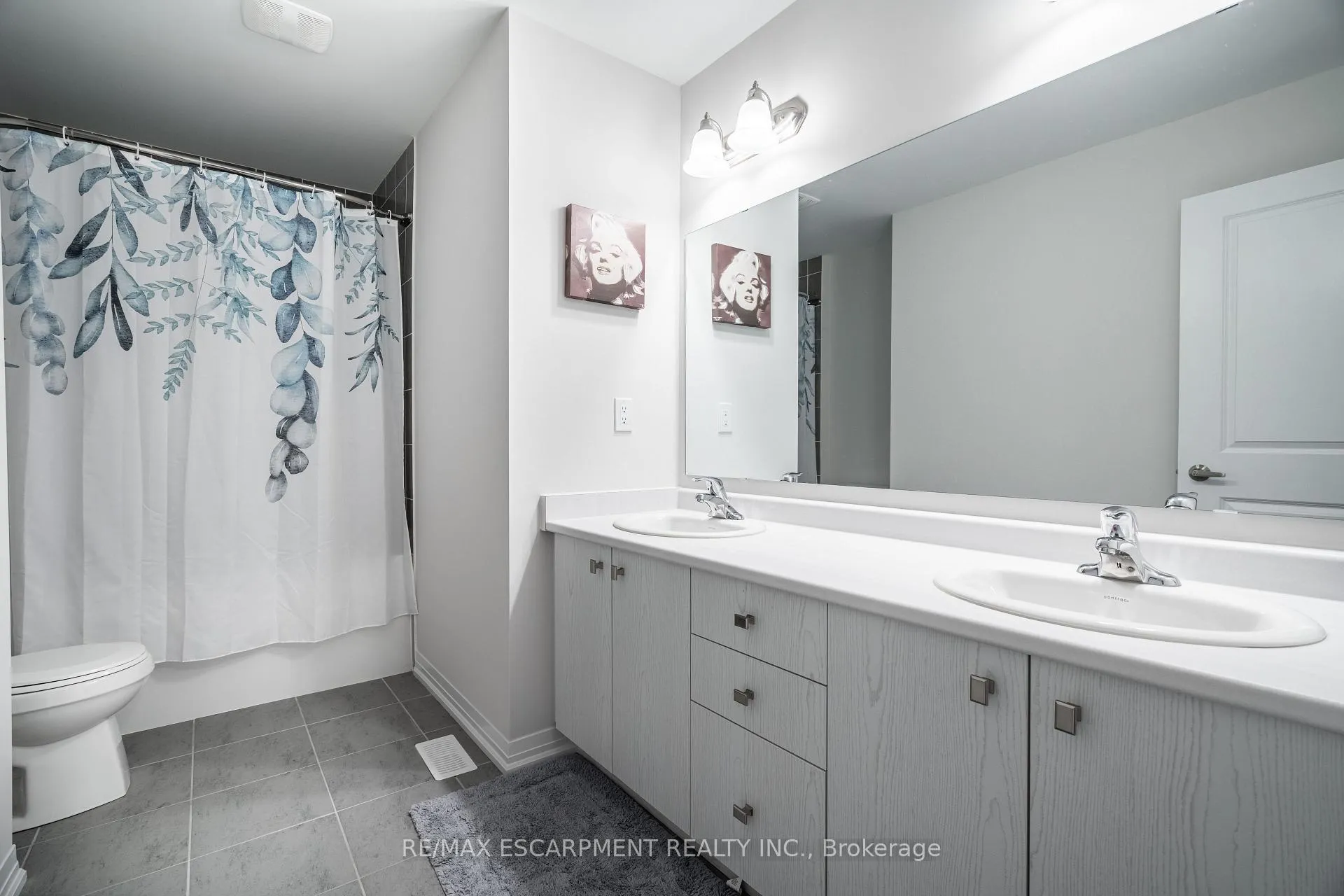 Photo 31 of 44 Freedom Crescent, Hamilton, Mount Hope — HOMEH