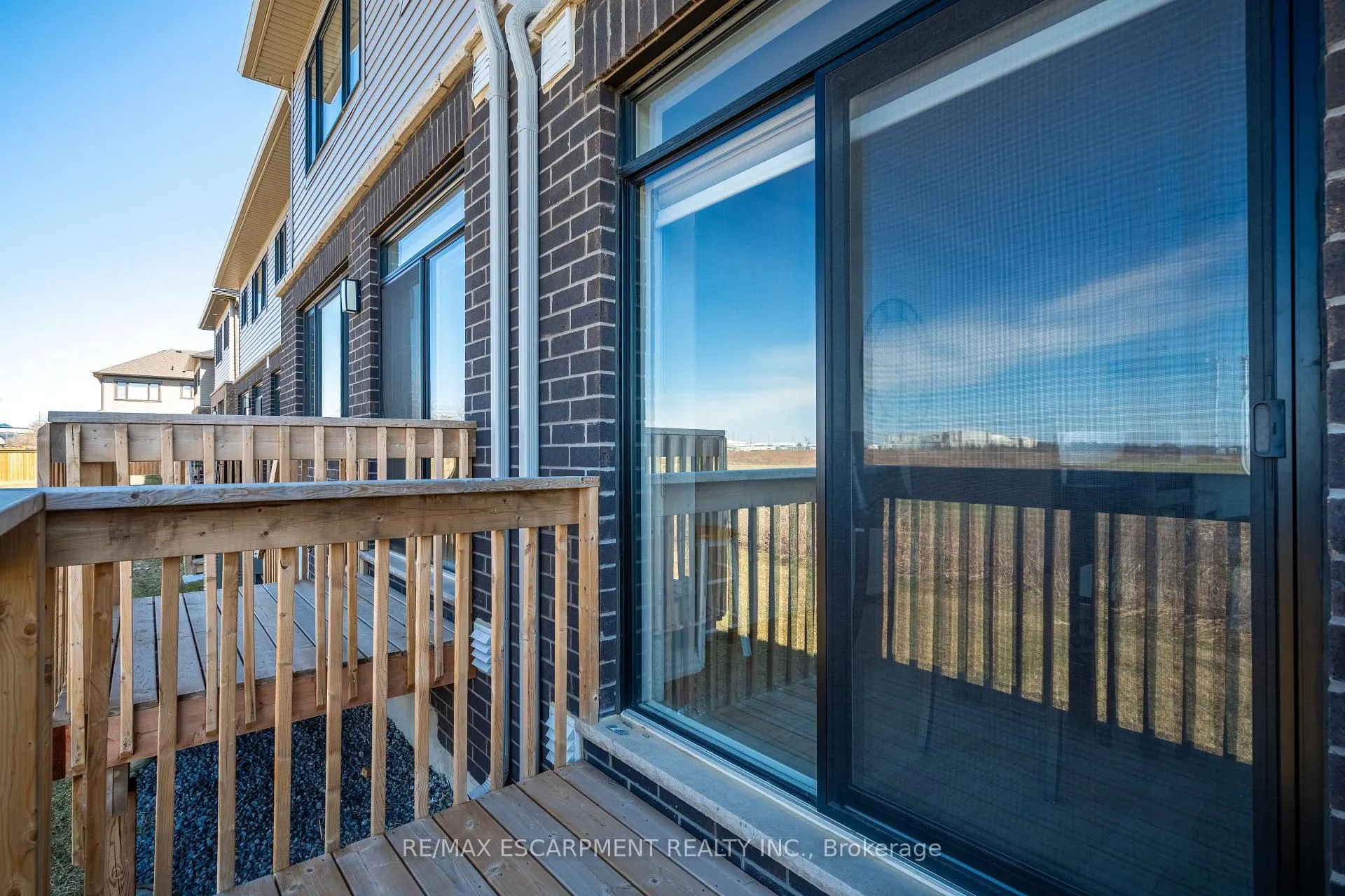 Photo 33 of 44 Freedom Crescent, Hamilton, Mount Hope — HOMEH