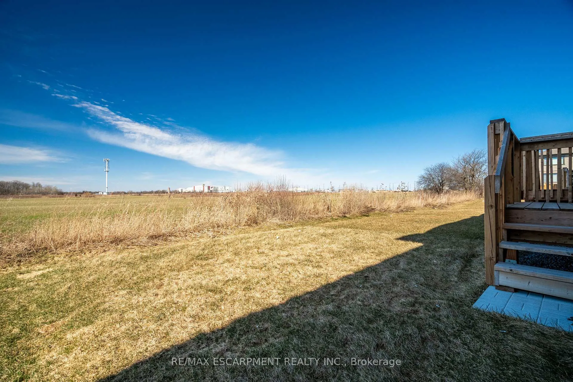 Photo 34 of 44 Freedom Crescent, Hamilton, Mount Hope — HOMEH