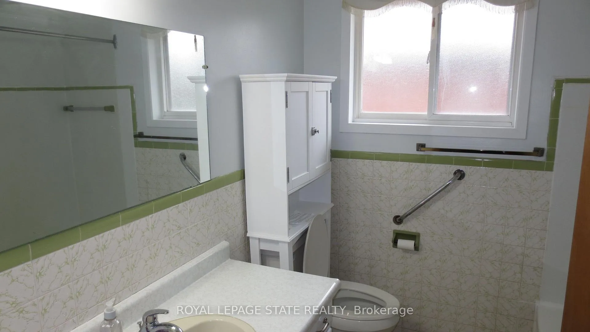Photo 1 of Unit Upper, 22 Catalina Drive, Hamilton, Greenford — HOMEH