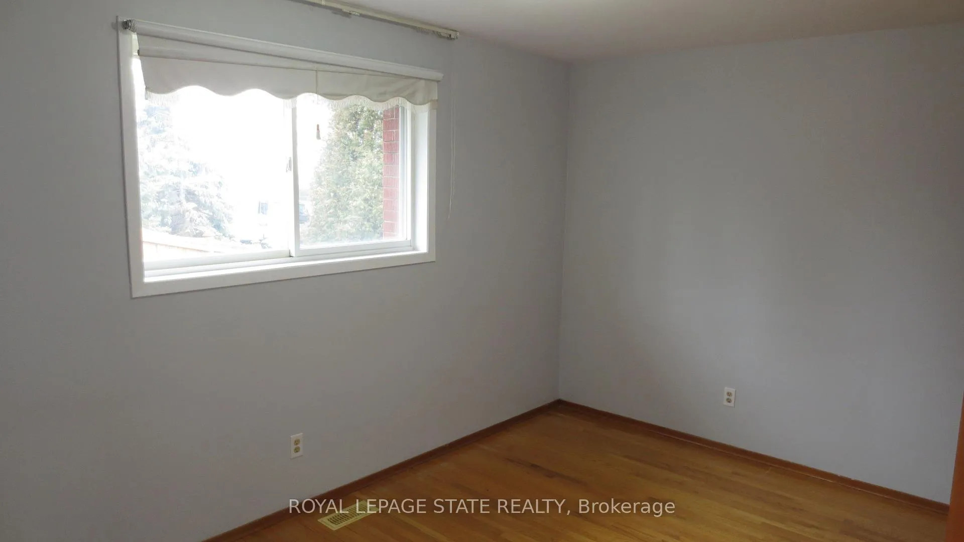 Photo 3 of Unit Upper, 22 Catalina Drive, Hamilton, Greenford — HOMEH
