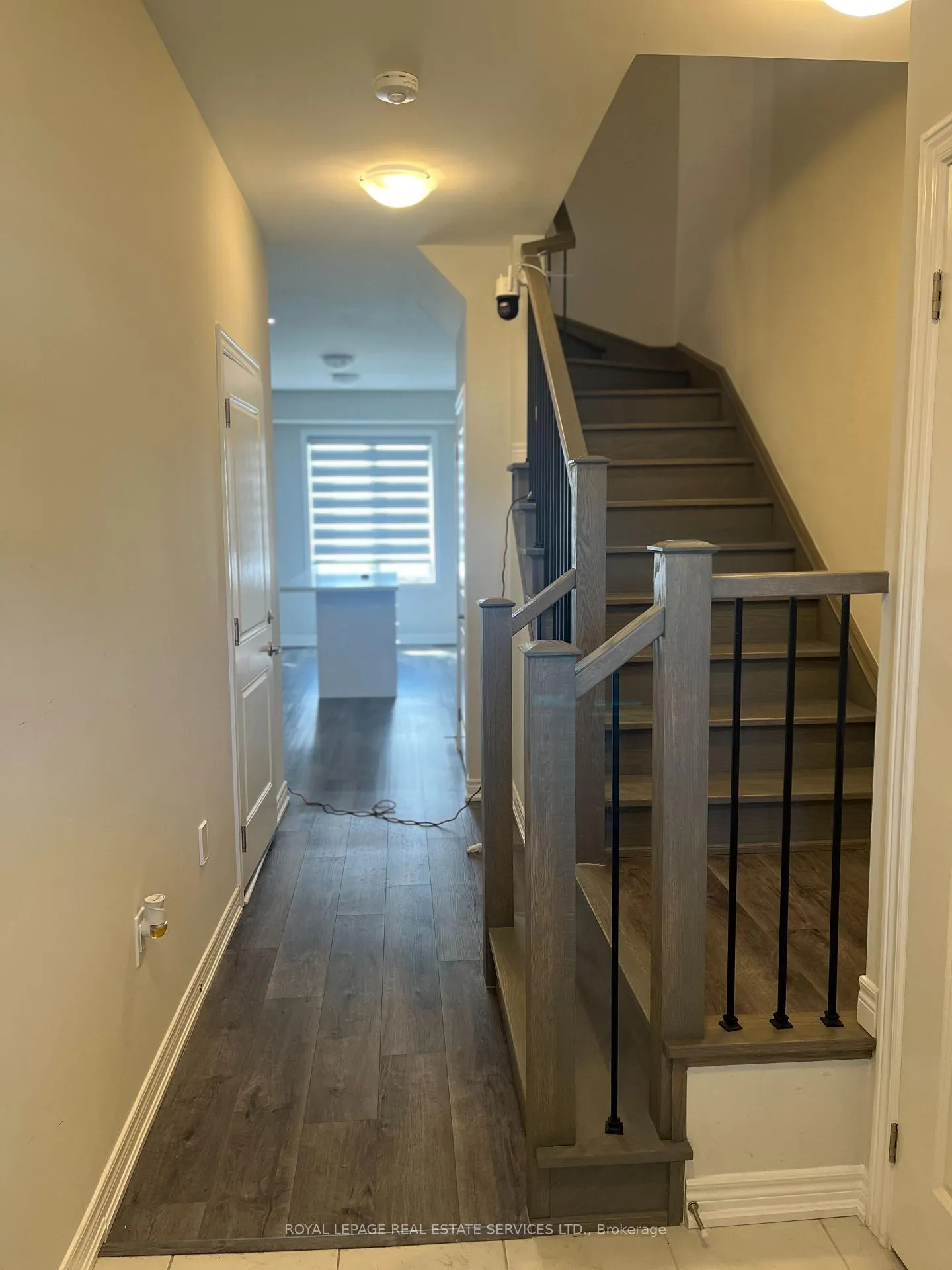 Photo 3 of 129 Aquasanta Crescent, Hamilton, Ryckmans — HOMEH