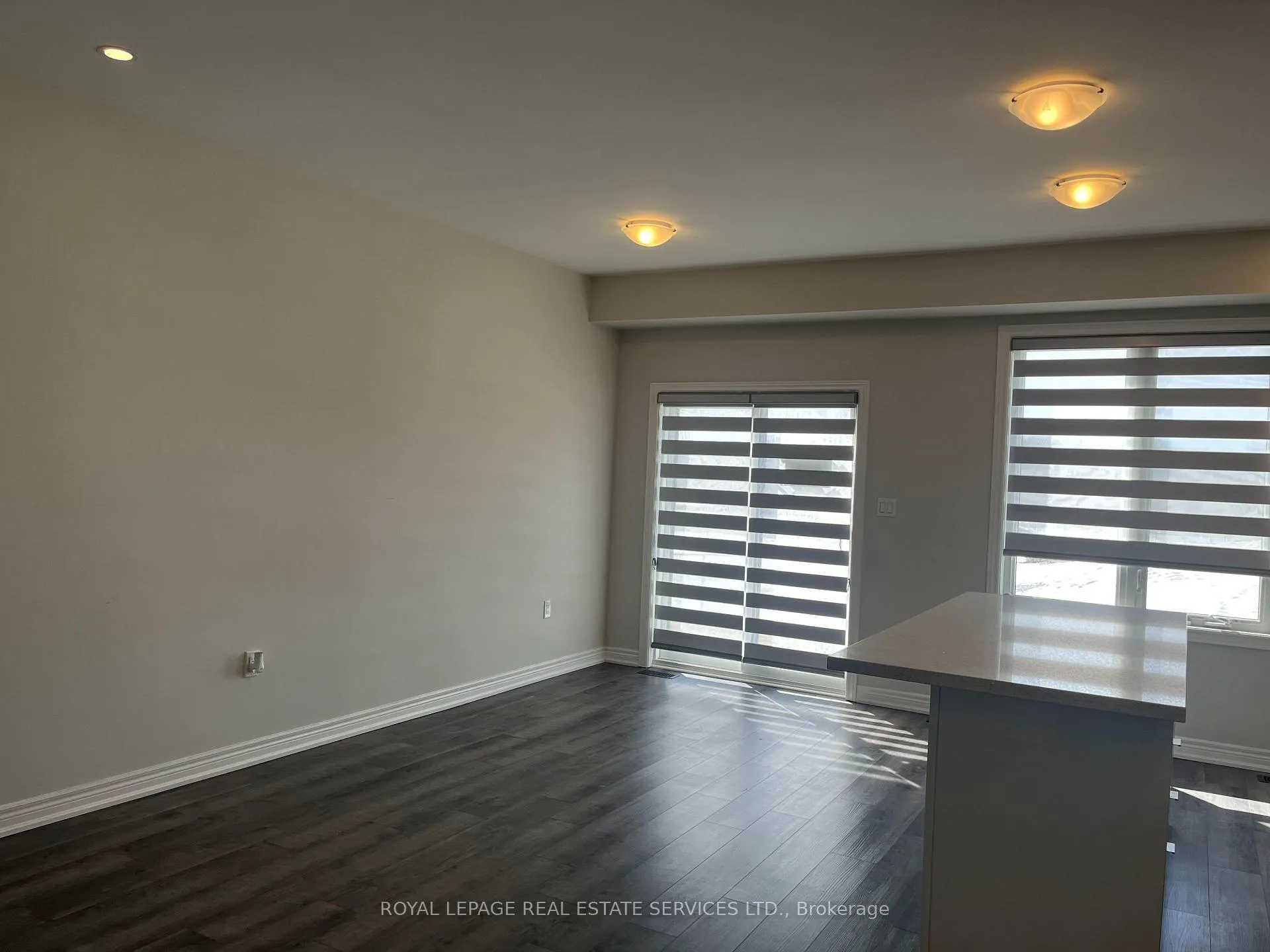 Photo 4 of 129 Aquasanta Crescent, Hamilton, Ryckmans — HOMEH