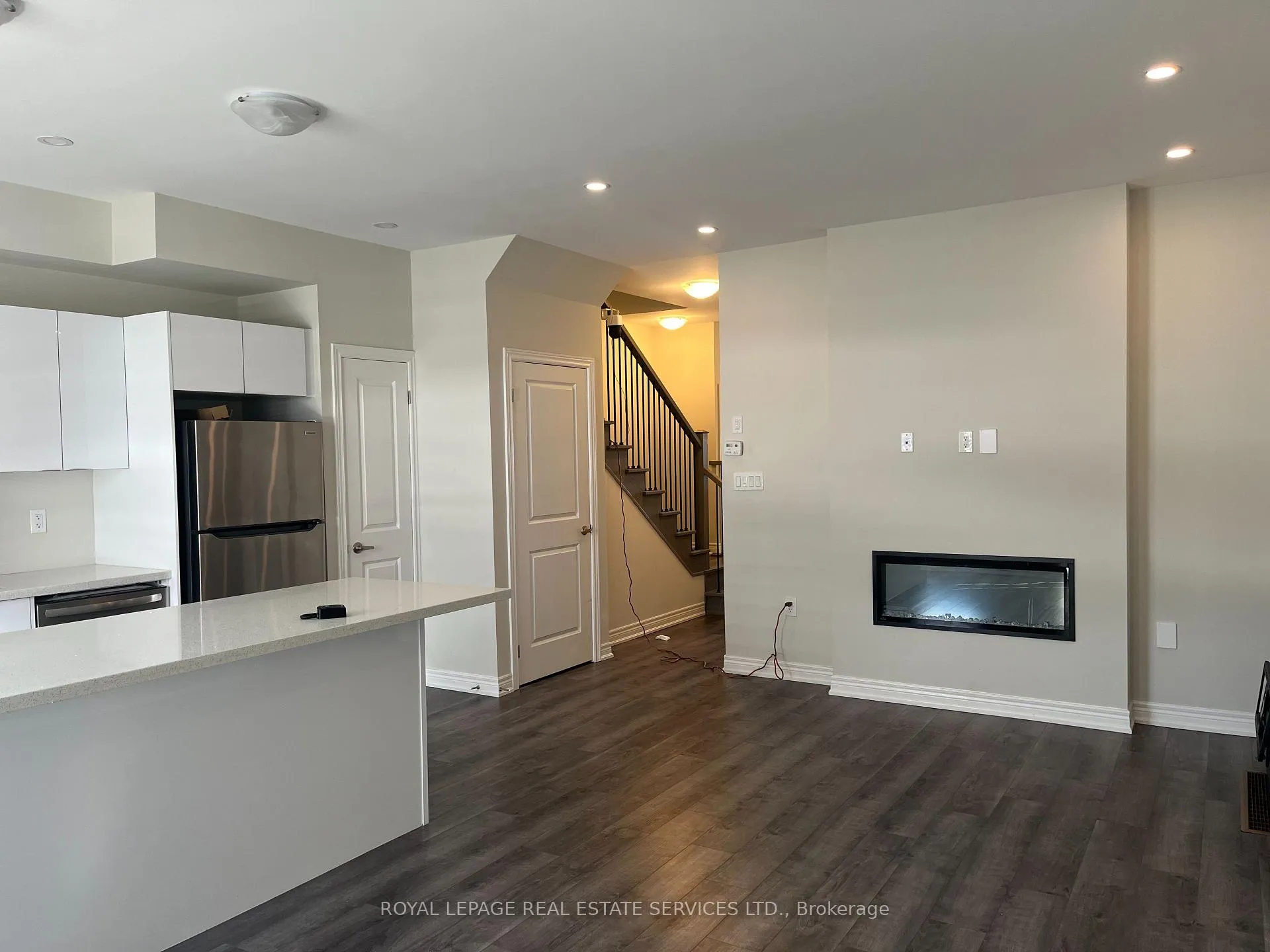 Photo 6 of 129 Aquasanta Crescent, Hamilton, Ryckmans — HOMEH