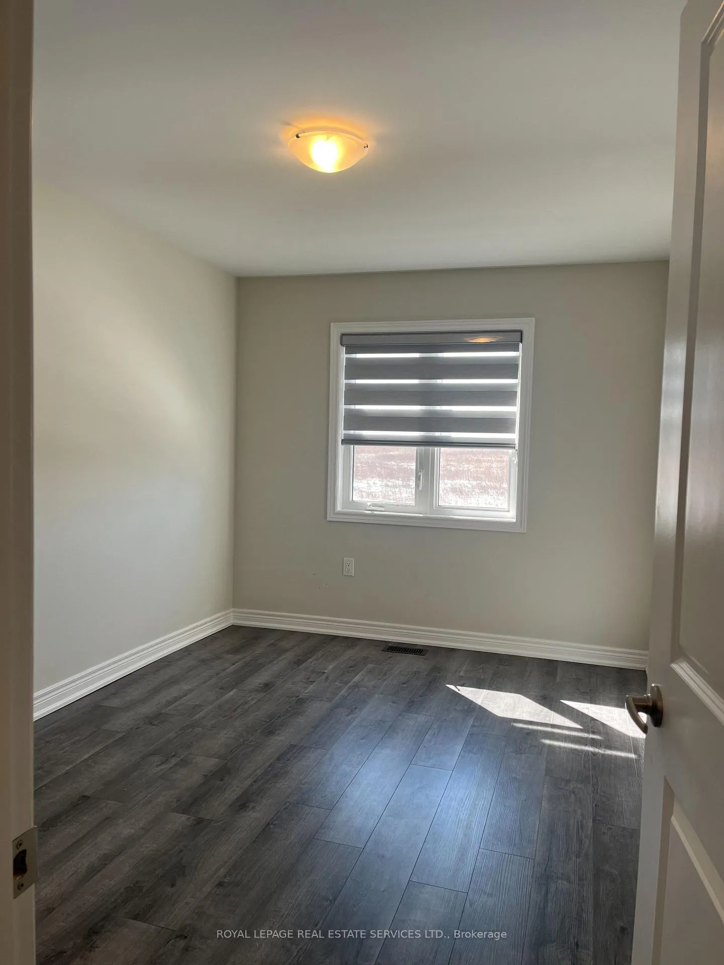 Photo 14 of 129 Aquasanta Crescent, Hamilton, Ryckmans — HOMEH