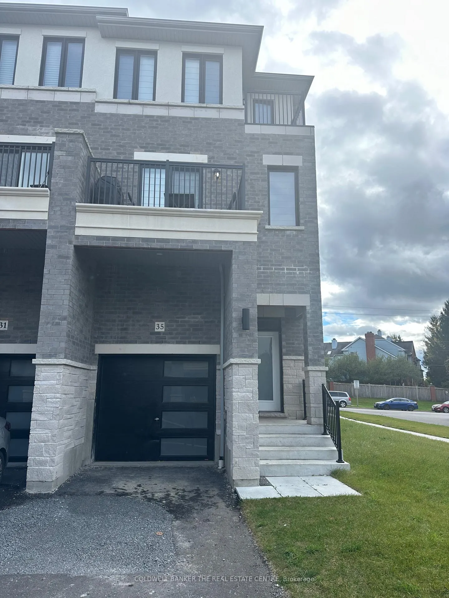 Photo 1 of 35 Gerry Henry Lane, Clarington, Courtice — HOMEH