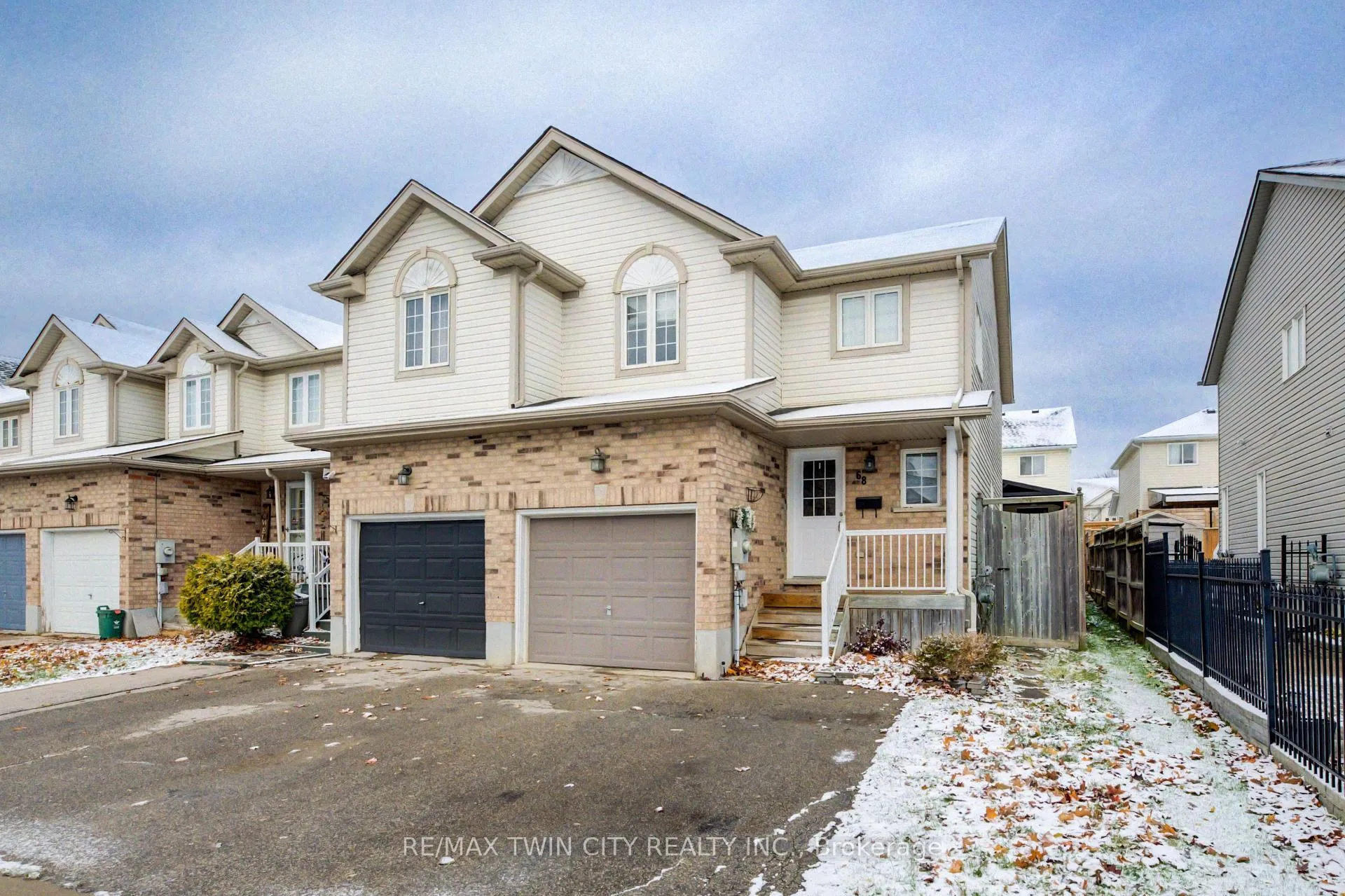 Photo 1 of 68 Foxglove Crescent, Waterloo — HOMEH