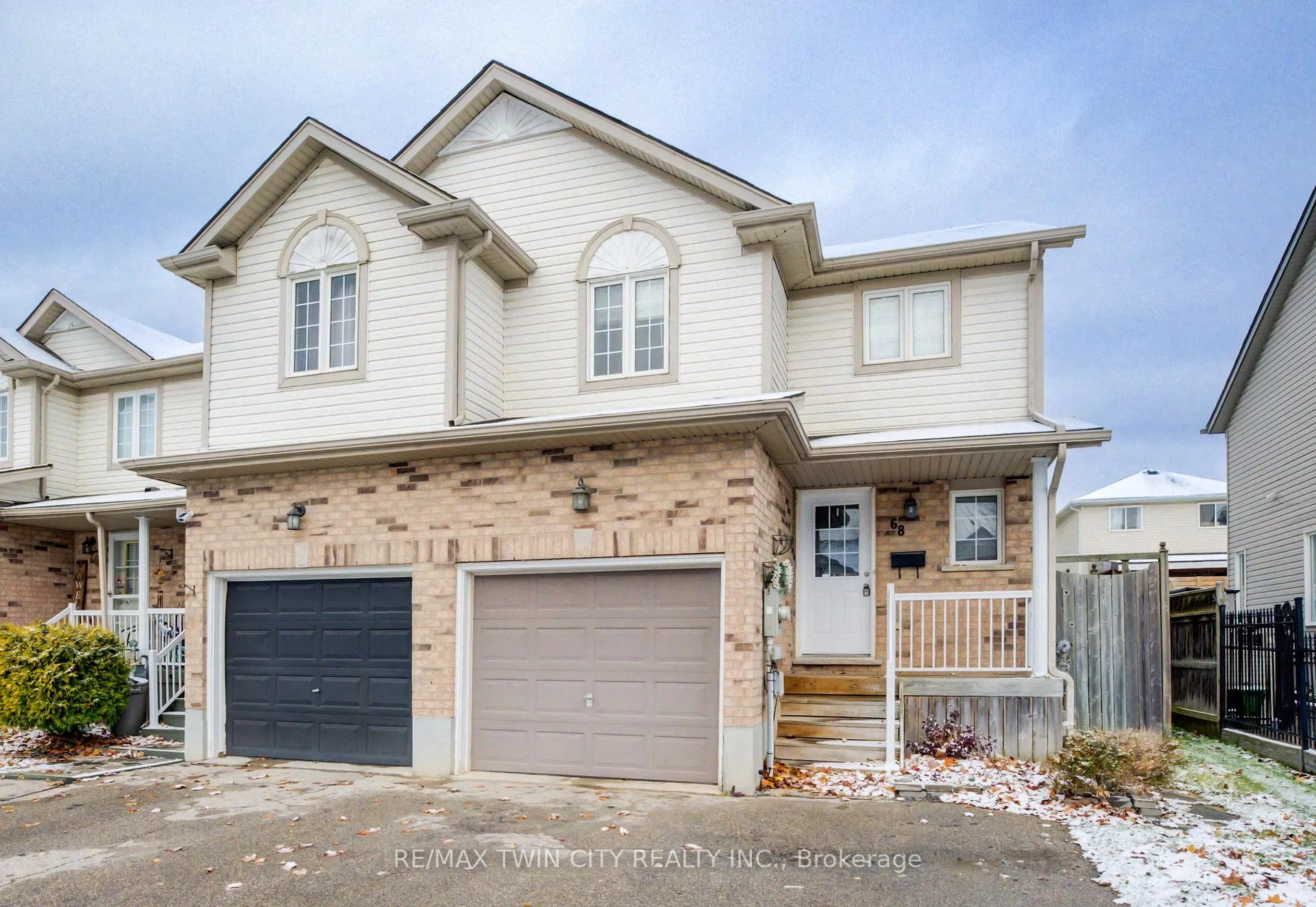 Photo 2 of 68 Foxglove Crescent, Waterloo — HOMEH