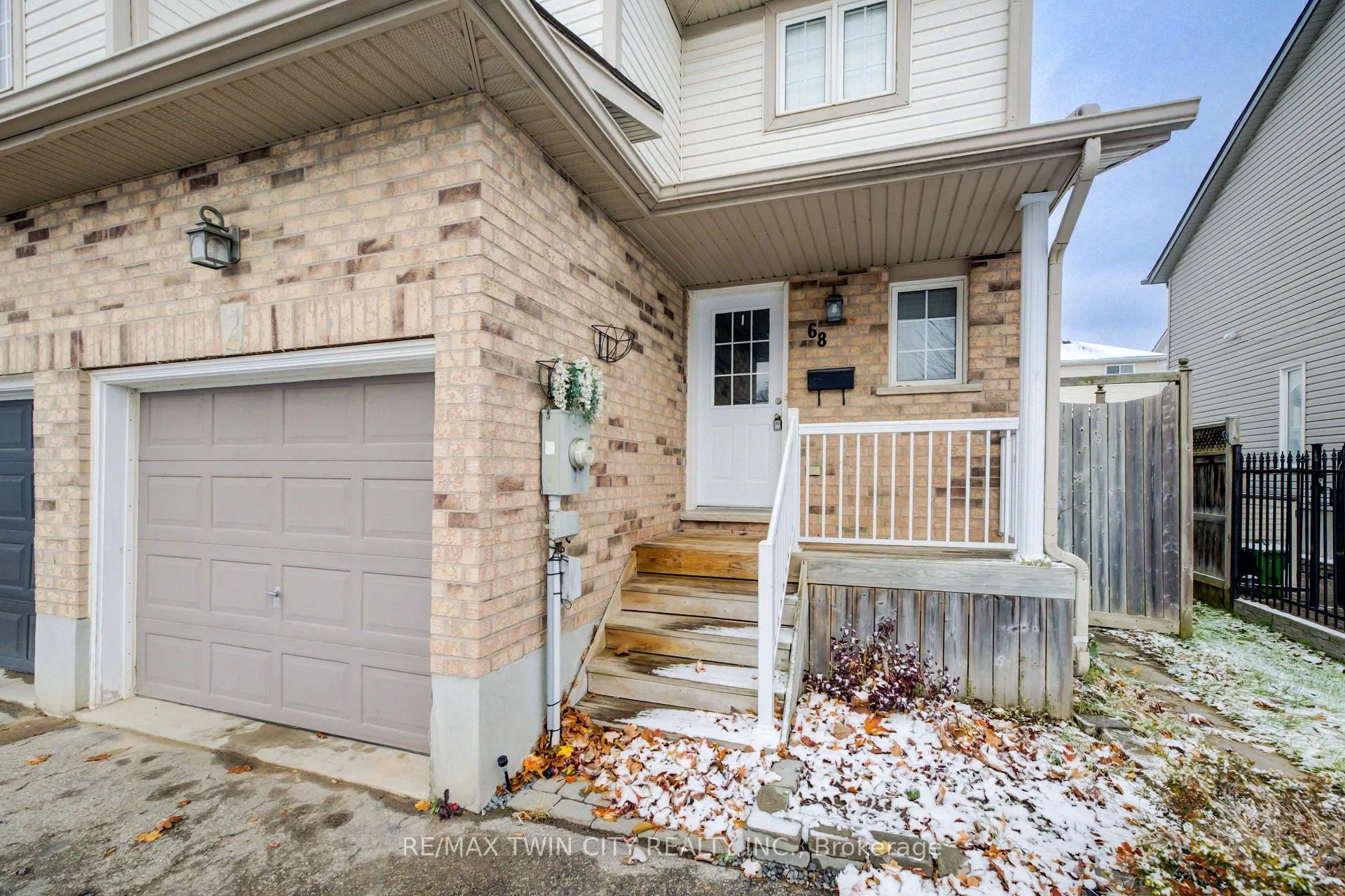 Photo 3 of 68 Foxglove Crescent, Waterloo — HOMEH