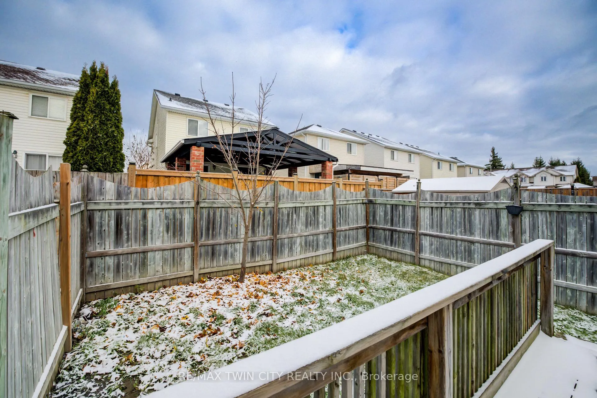 Photo 38 of 68 Foxglove Crescent, Waterloo — HOMEH