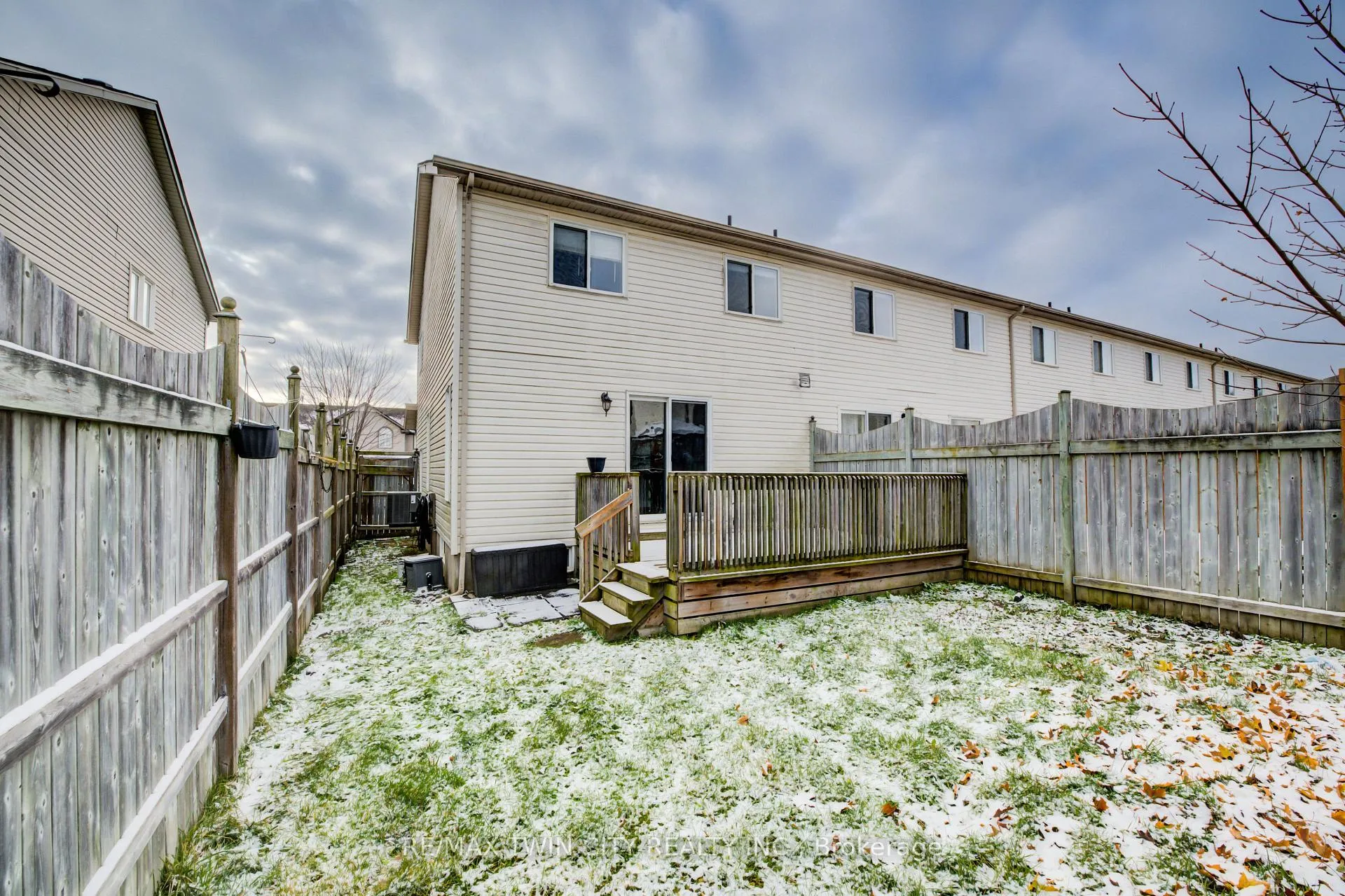 Photo 39 of 68 Foxglove Crescent, Waterloo — HOMEH