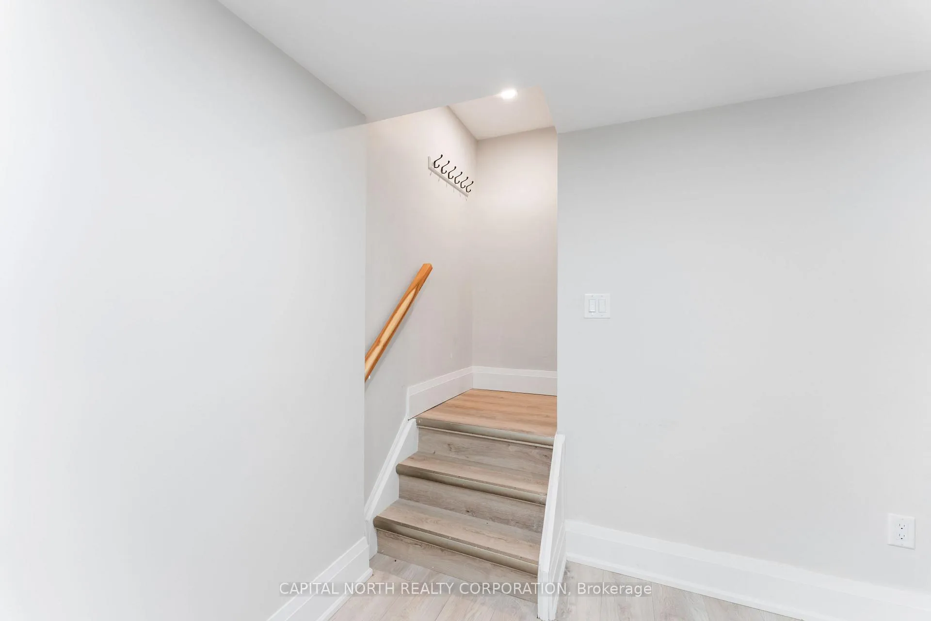 Photo 4 of 88 Downey Drive, Caledon, Bolton East — HOMEH
