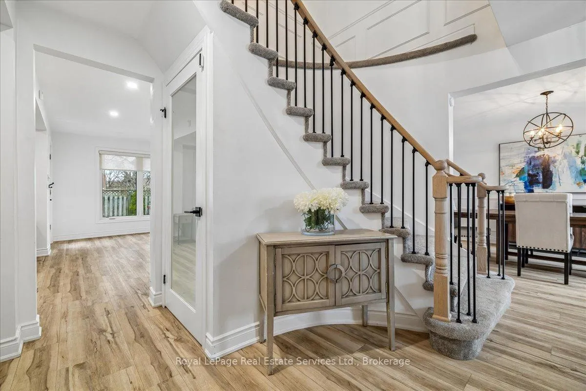 Photo 5 of 3231 Pinemeadow Drive, Burlington, Headon — HOMEH