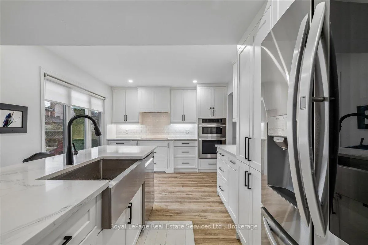 Photo 10 of 3231 Pinemeadow Drive, Burlington, Headon — HOMEH