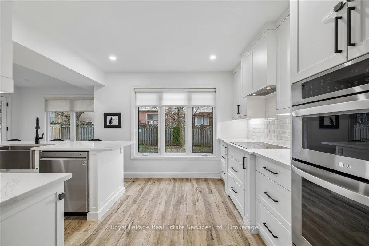 Photo 12 of 3231 Pinemeadow Drive, Burlington, Headon — HOMEH