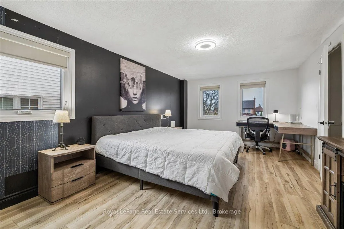 Photo 17 of 3231 Pinemeadow Drive, Burlington, Headon — HOMEH
