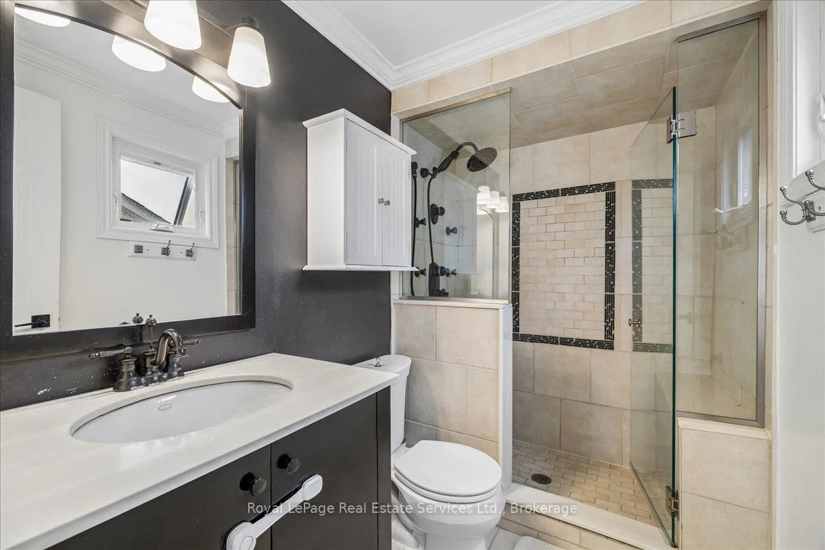 Photo 18 of 3231 Pinemeadow Drive, Burlington, Headon — HOMEH