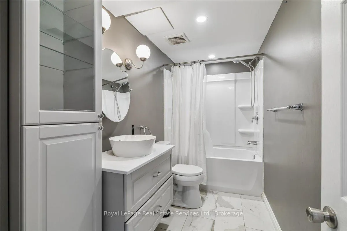 Photo 29 of 3231 Pinemeadow Drive, Burlington, Headon — HOMEH