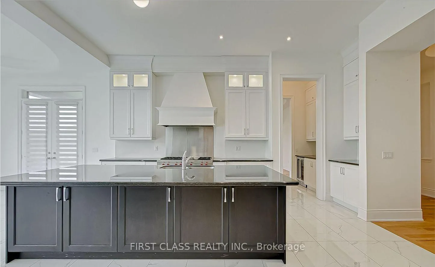 Photo 6 of 265 Woodgate Pines Drive, Vaughan, Kleinburg — HOMEH