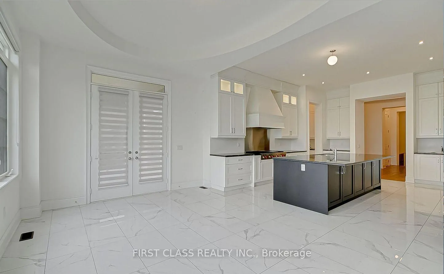 Photo 10 of 265 Woodgate Pines Drive, Vaughan, Kleinburg — HOMEH