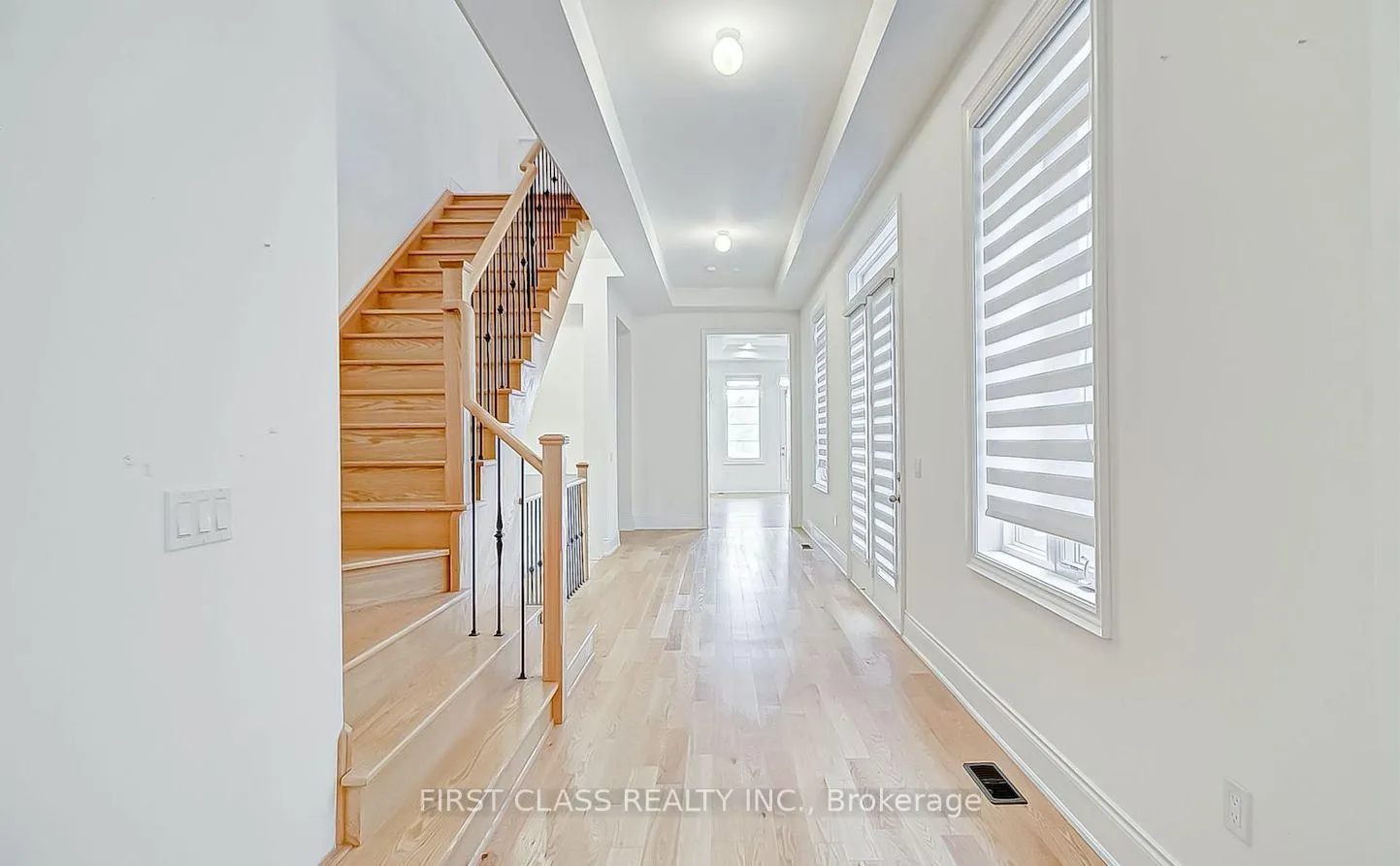 Photo 14 of 265 Woodgate Pines Drive, Vaughan, Kleinburg — HOMEH