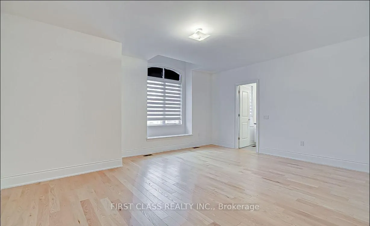 Photo 17 of 265 Woodgate Pines Drive, Vaughan, Kleinburg — HOMEH