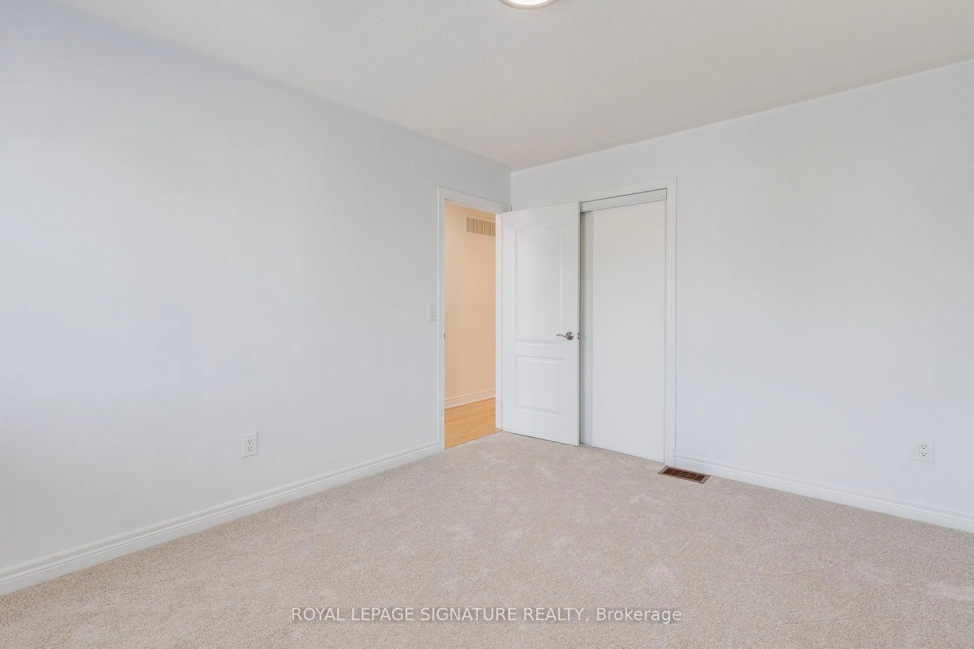Photo 24 of 39 Hermitage Boulevard, Markham, Wismer — HOMEH