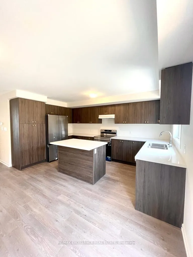 Photo 3 of 1356 Bradenton Path, Oshawa, Eastdale — HOMEH