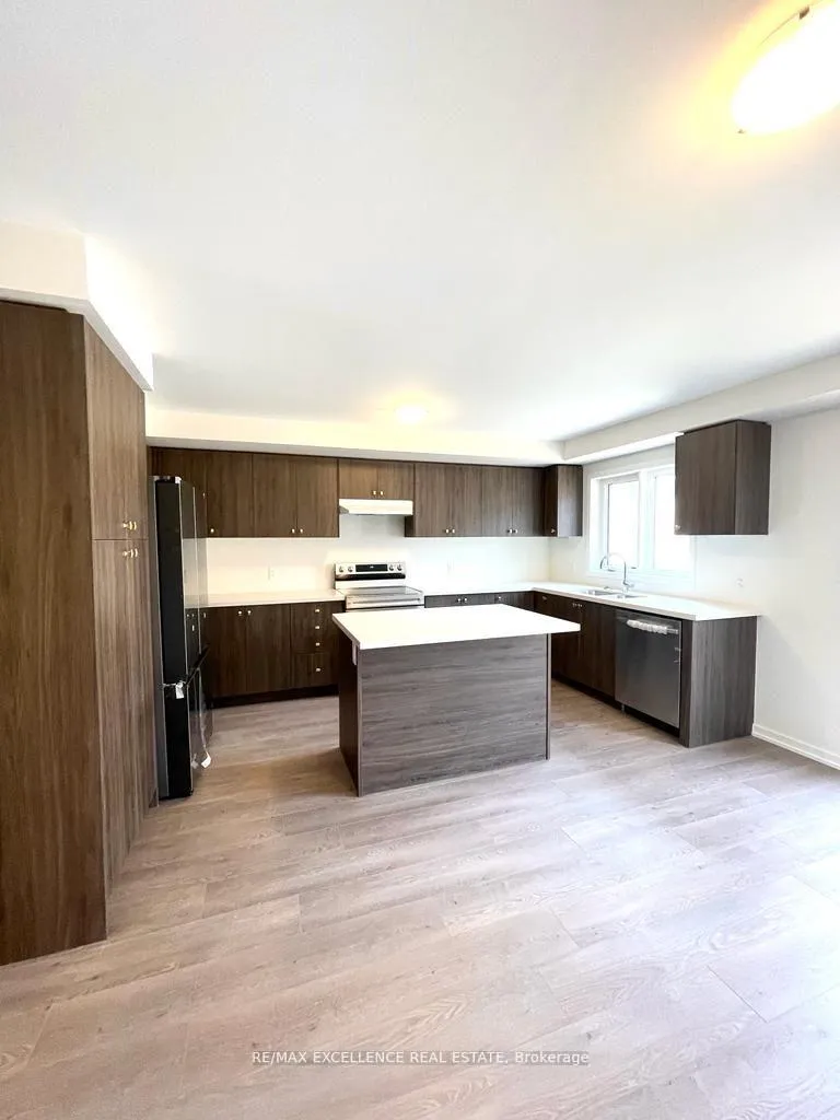 Photo 4 of 1356 Bradenton Path, Oshawa, Eastdale — HOMEH