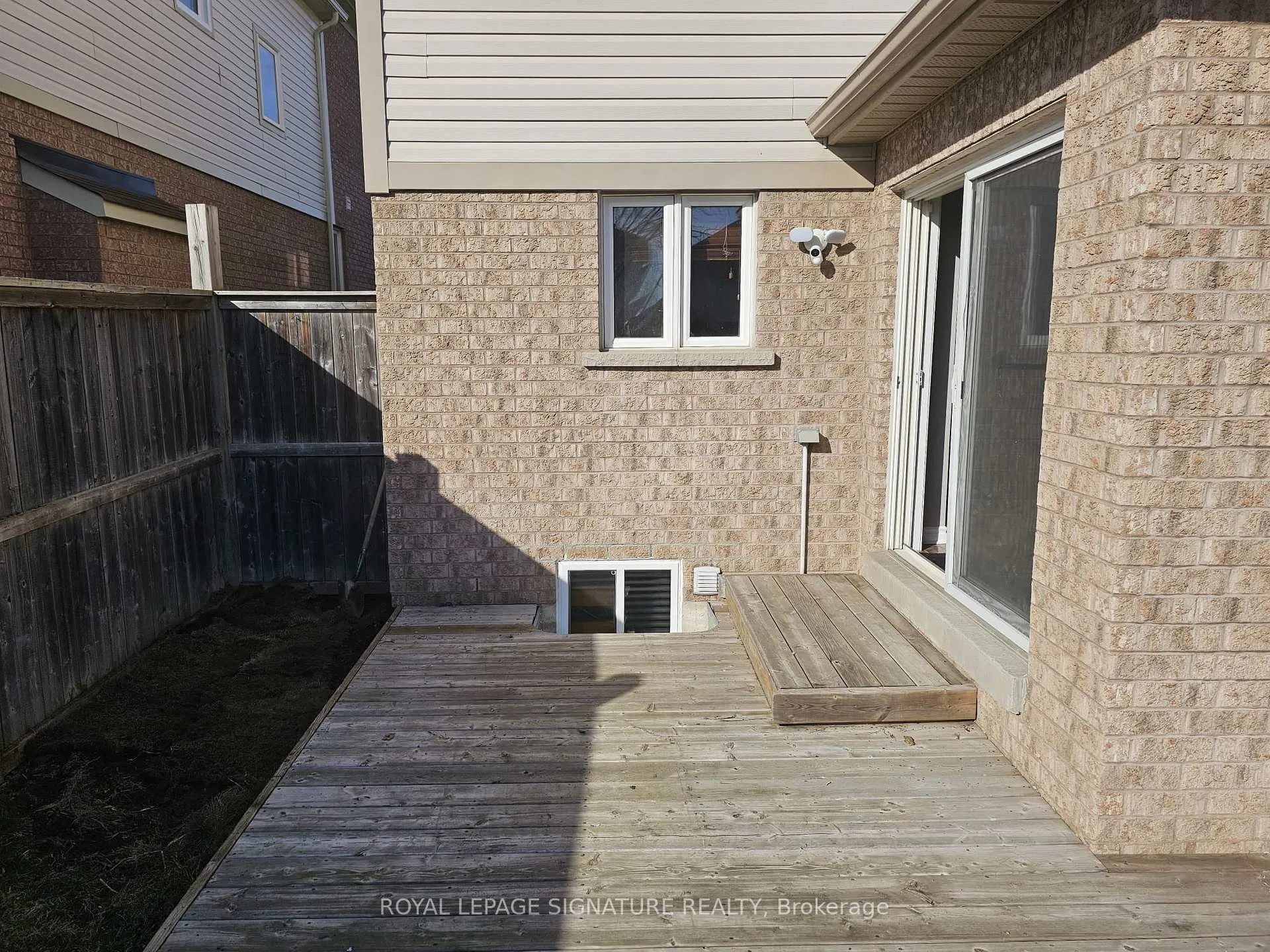 Photo 2 of 19 Bagnell Crescent, Clarington, Bowmanville — HOMEH