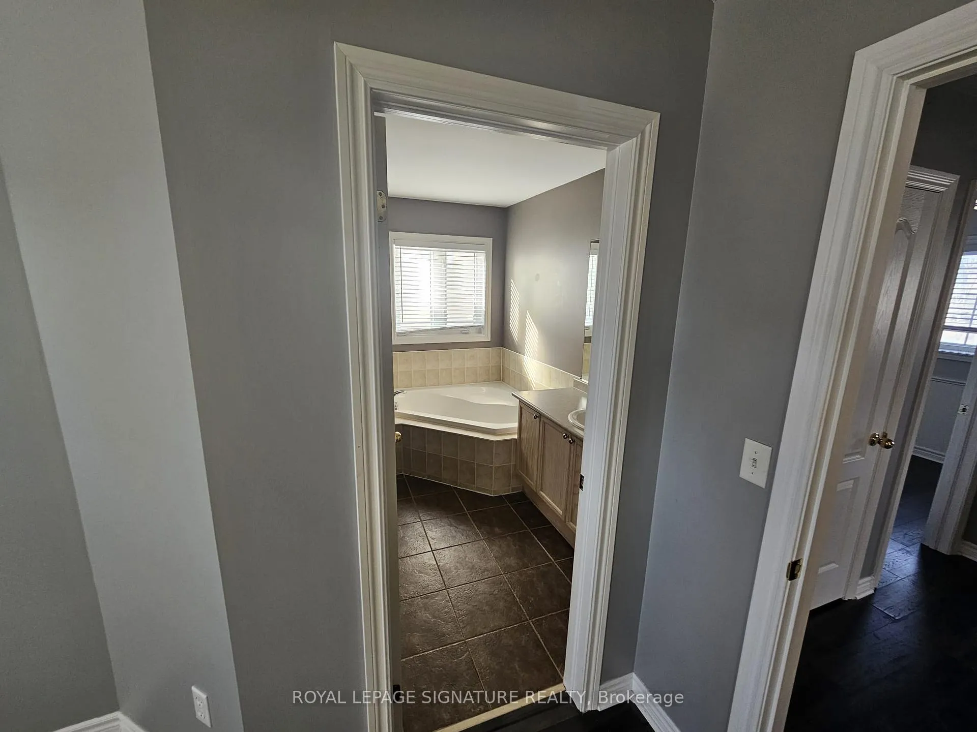 Photo 7 of 19 Bagnell Crescent, Clarington, Bowmanville — HOMEH
