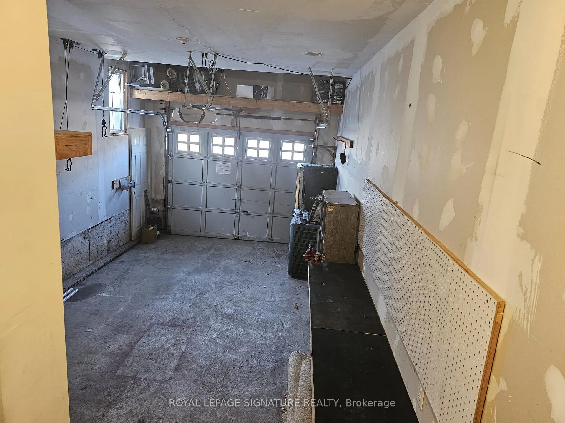 Photo 25 of 19 Bagnell Crescent, Clarington, Bowmanville — HOMEH