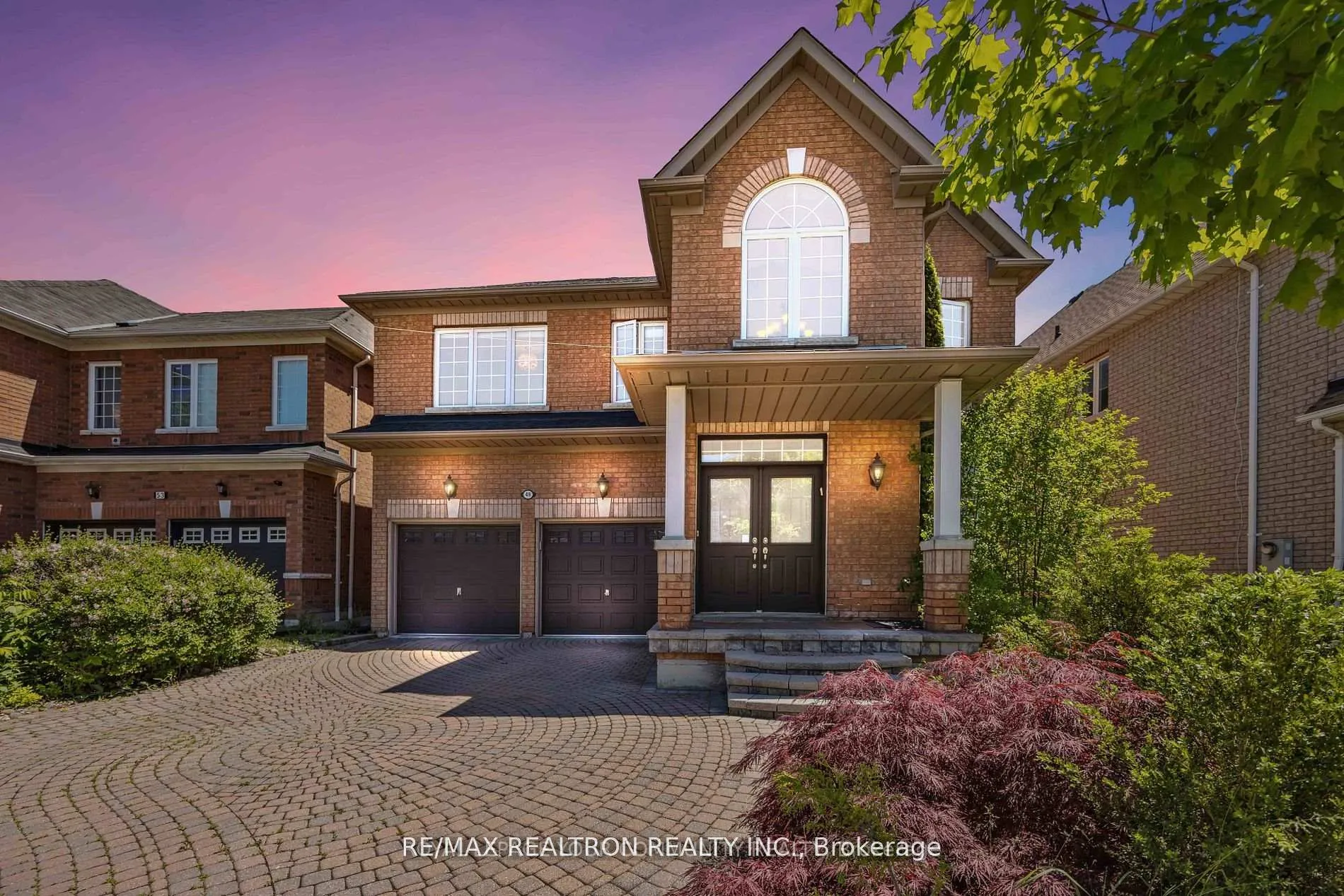Photo 3 of 49 Arbourview Drive, Vaughan, Patterson — HOMEH