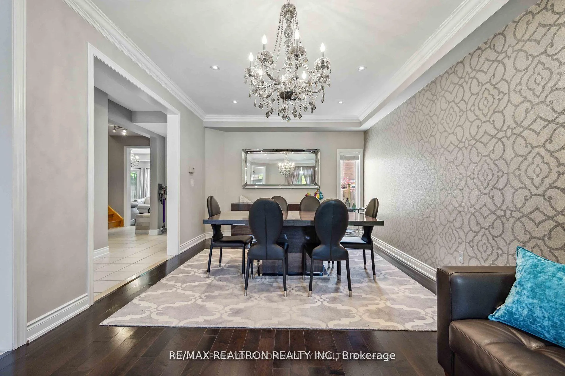 Photo 7 of 49 Arbourview Drive, Vaughan, Patterson — HOMEH