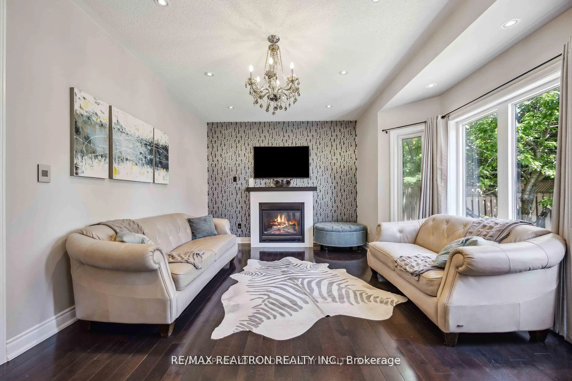 Photo 14 of 49 Arbourview Drive, Vaughan, Patterson — HOMEH
