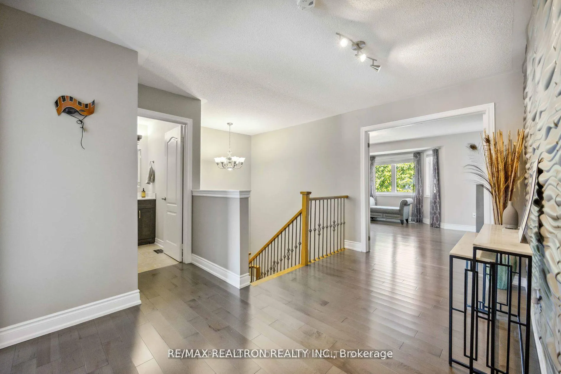 Photo 18 of 49 Arbourview Drive, Vaughan, Patterson — HOMEH
