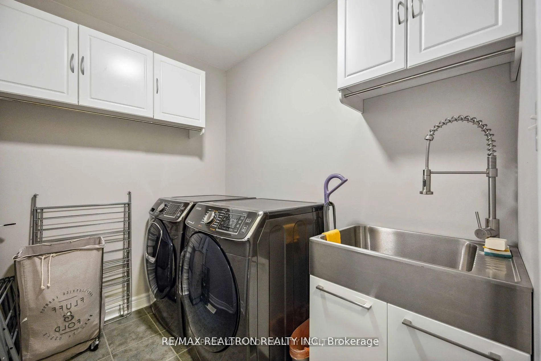 Photo 19 of 49 Arbourview Drive, Vaughan, Patterson — HOMEH