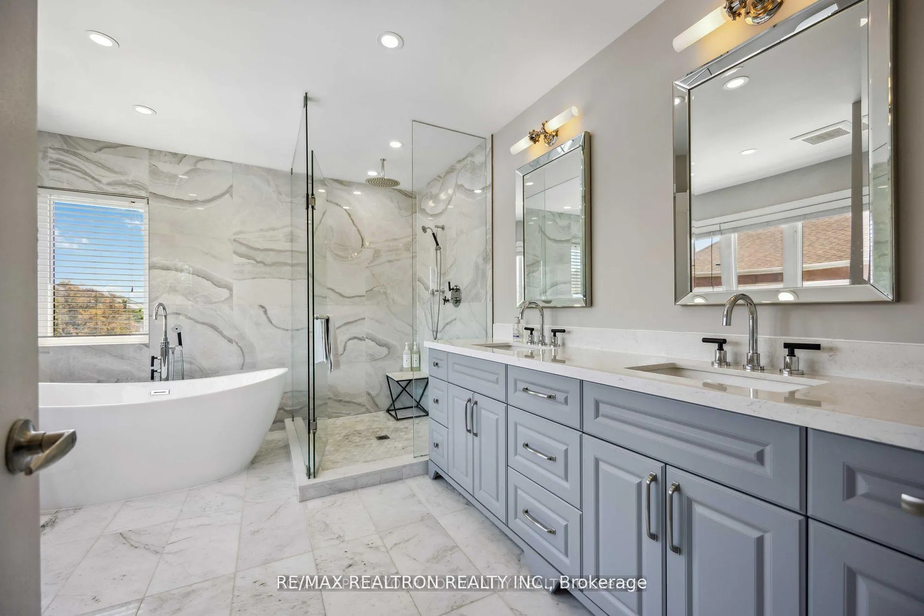 Photo 32 of 49 Arbourview Drive, Vaughan, Patterson — HOMEH