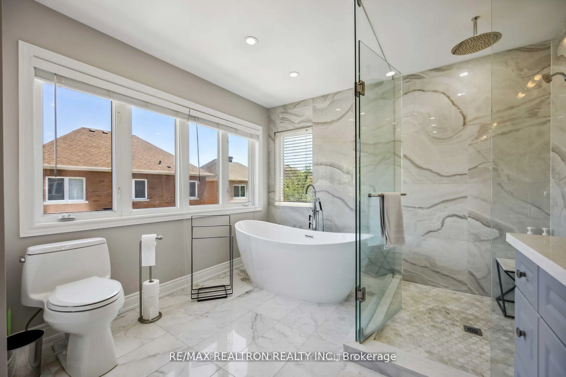 Photo 33 of 49 Arbourview Drive, Vaughan, Patterson — HOMEH