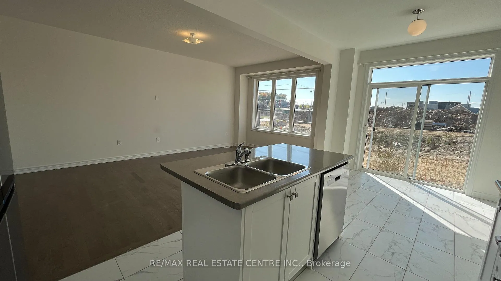 Photo 3 of 556 Red Elm Road, Shelburne — HOMEH