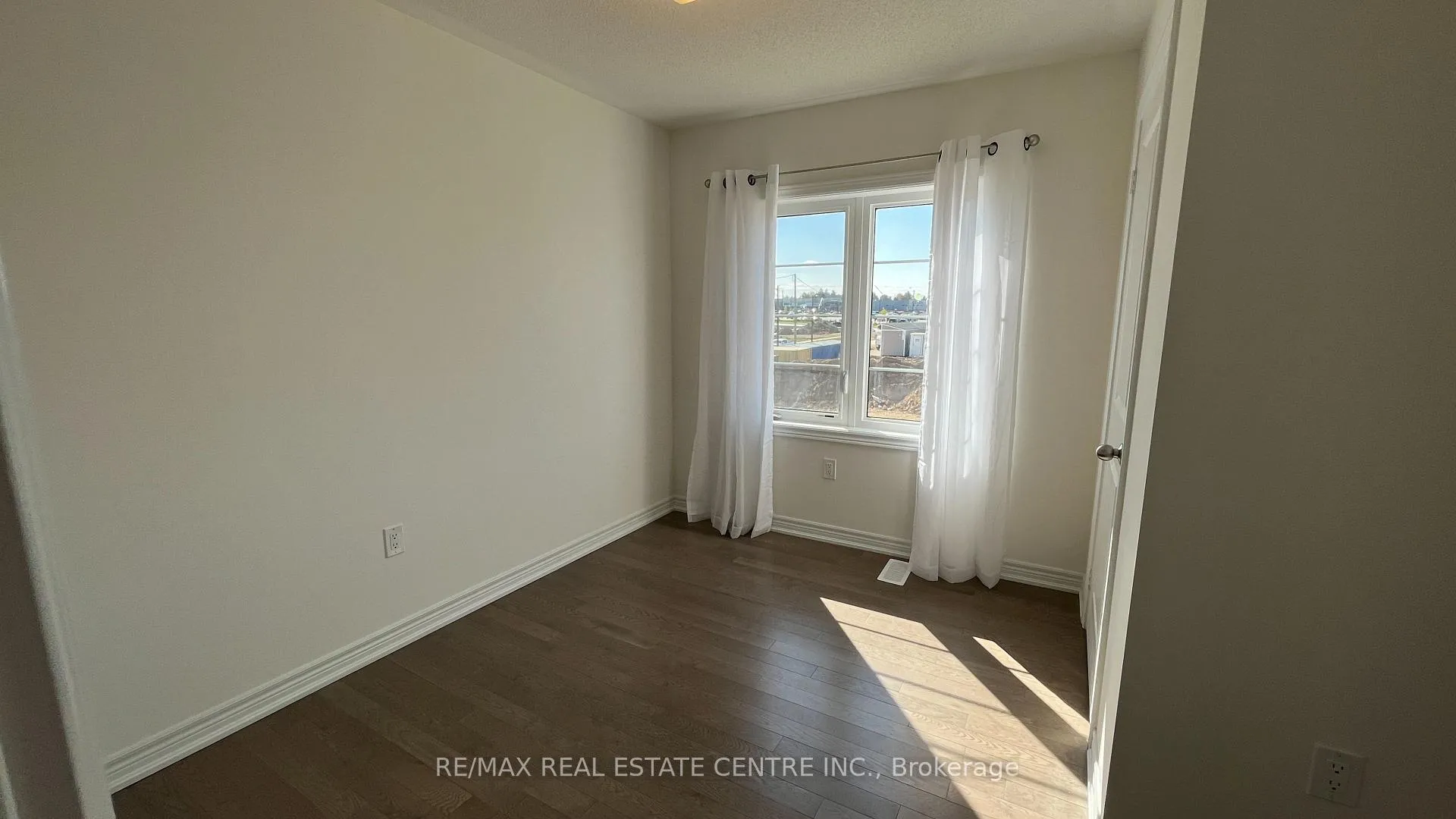 Photo 5 of 556 Red Elm Road, Shelburne — HOMEH