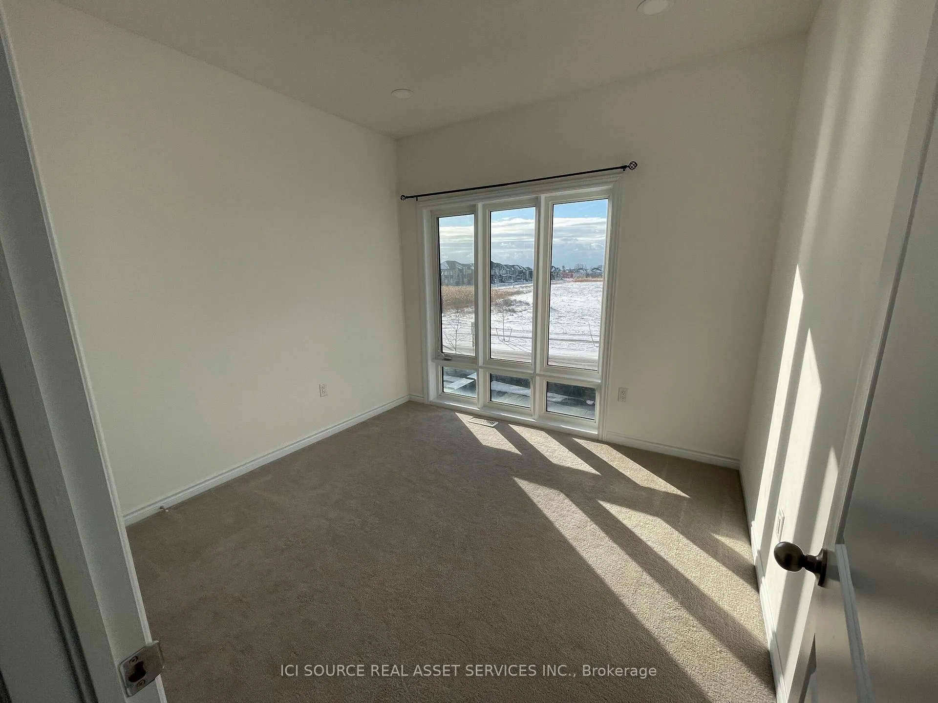 Photo 8 of 257 Coronation Road, Whitby, Rural Whitby — HOMEH