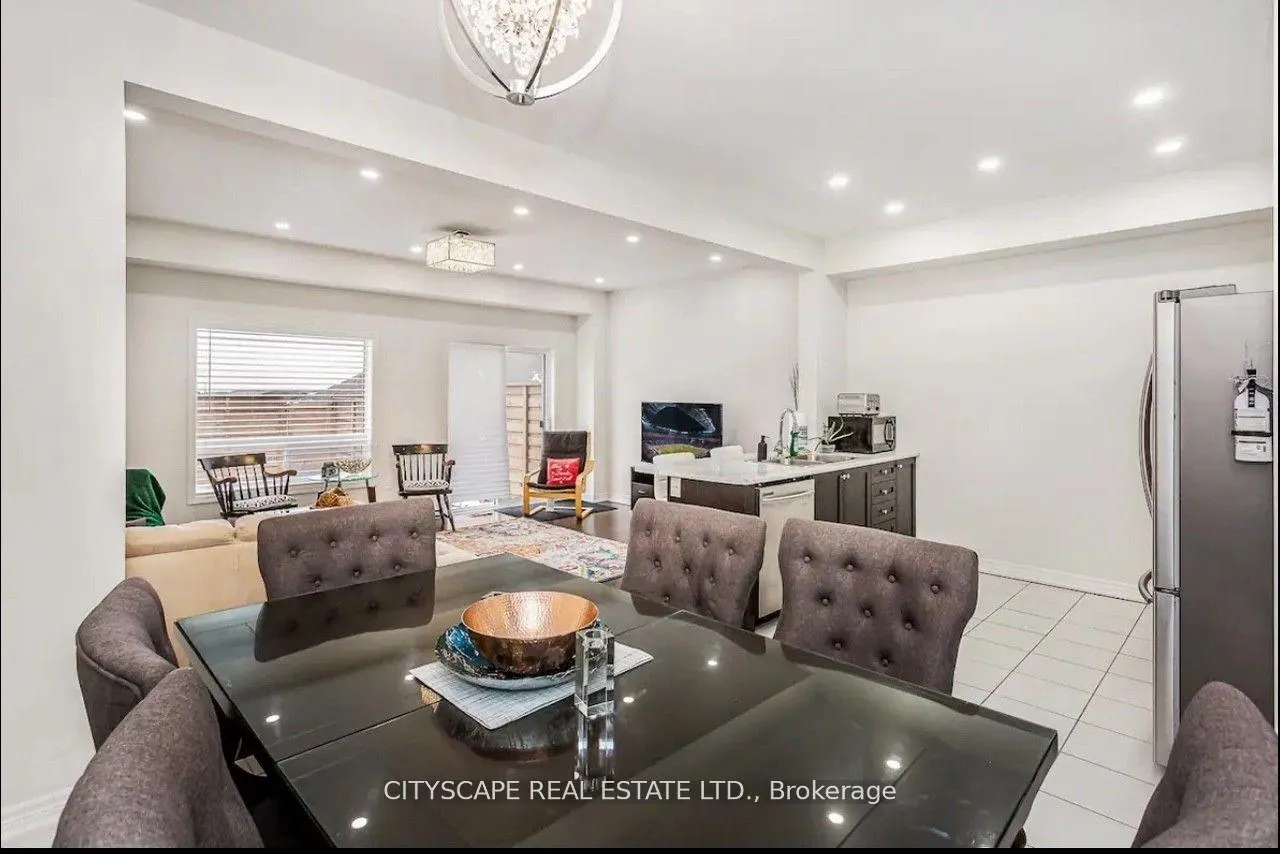 Photo 2 of 44 Bradbury Road, Hamilton, Stoney Creek — HOMEH