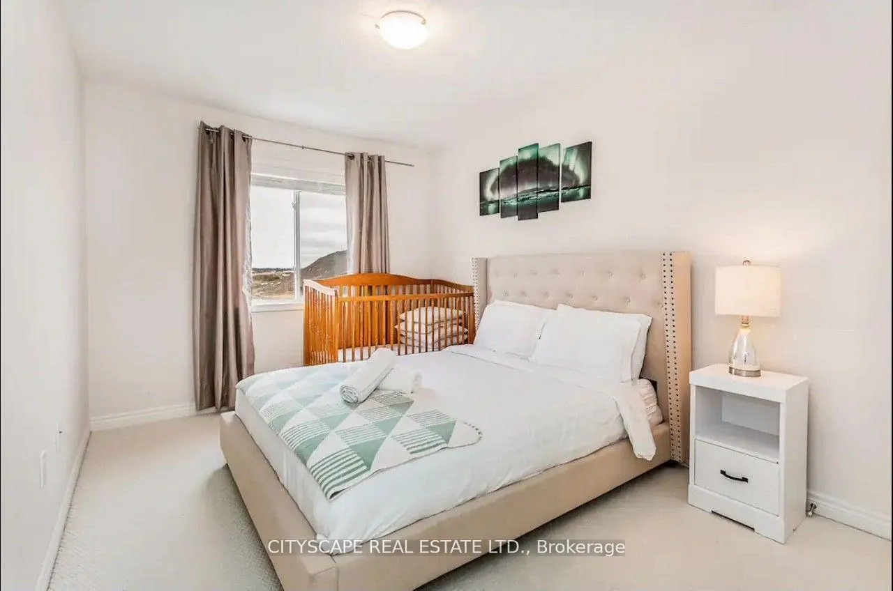 Photo 14 of 44 Bradbury Road, Hamilton, Stoney Creek — HOMEH