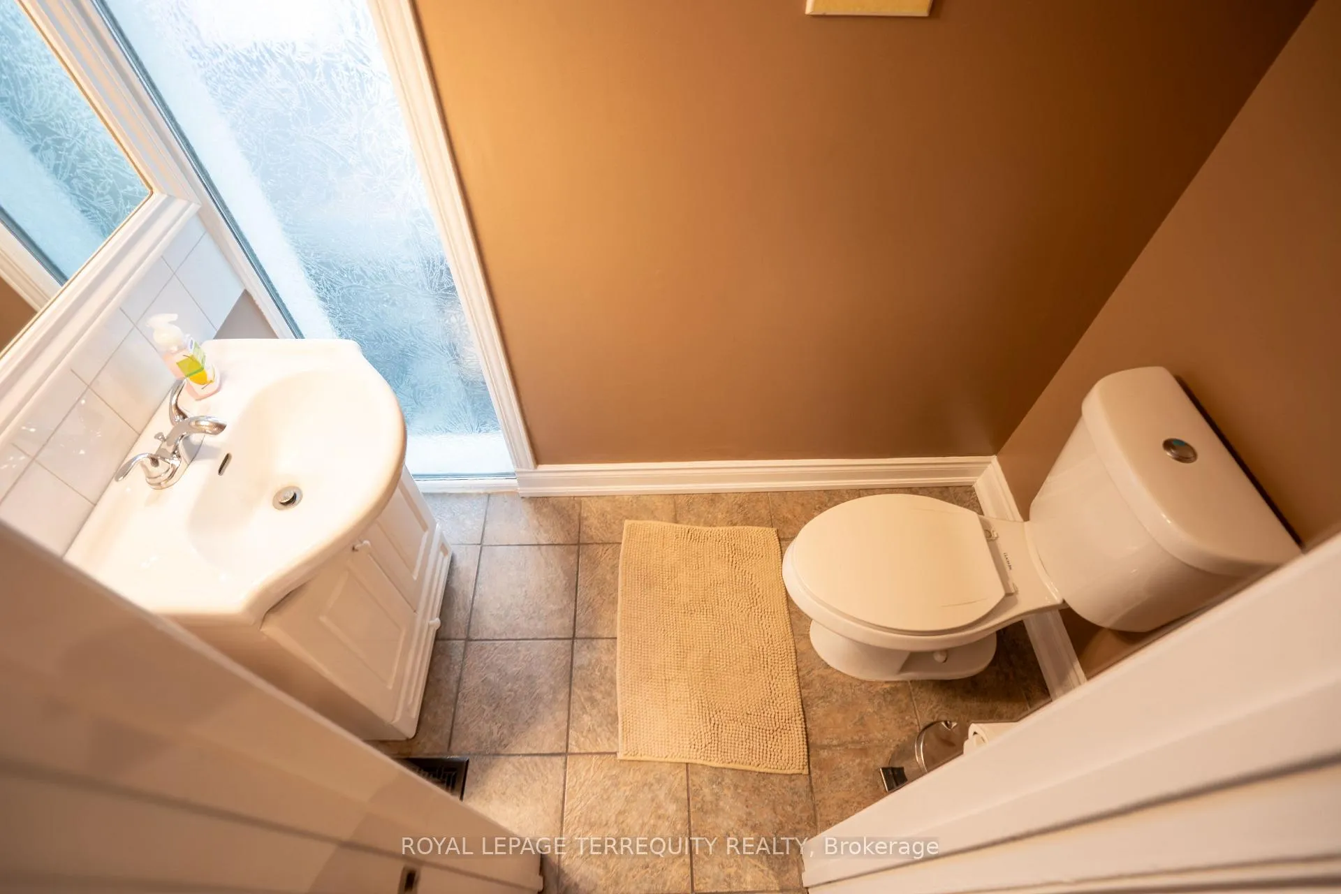 Photo 11 of 65 Dorset Drive, Brampton, Southgate — HOMEH